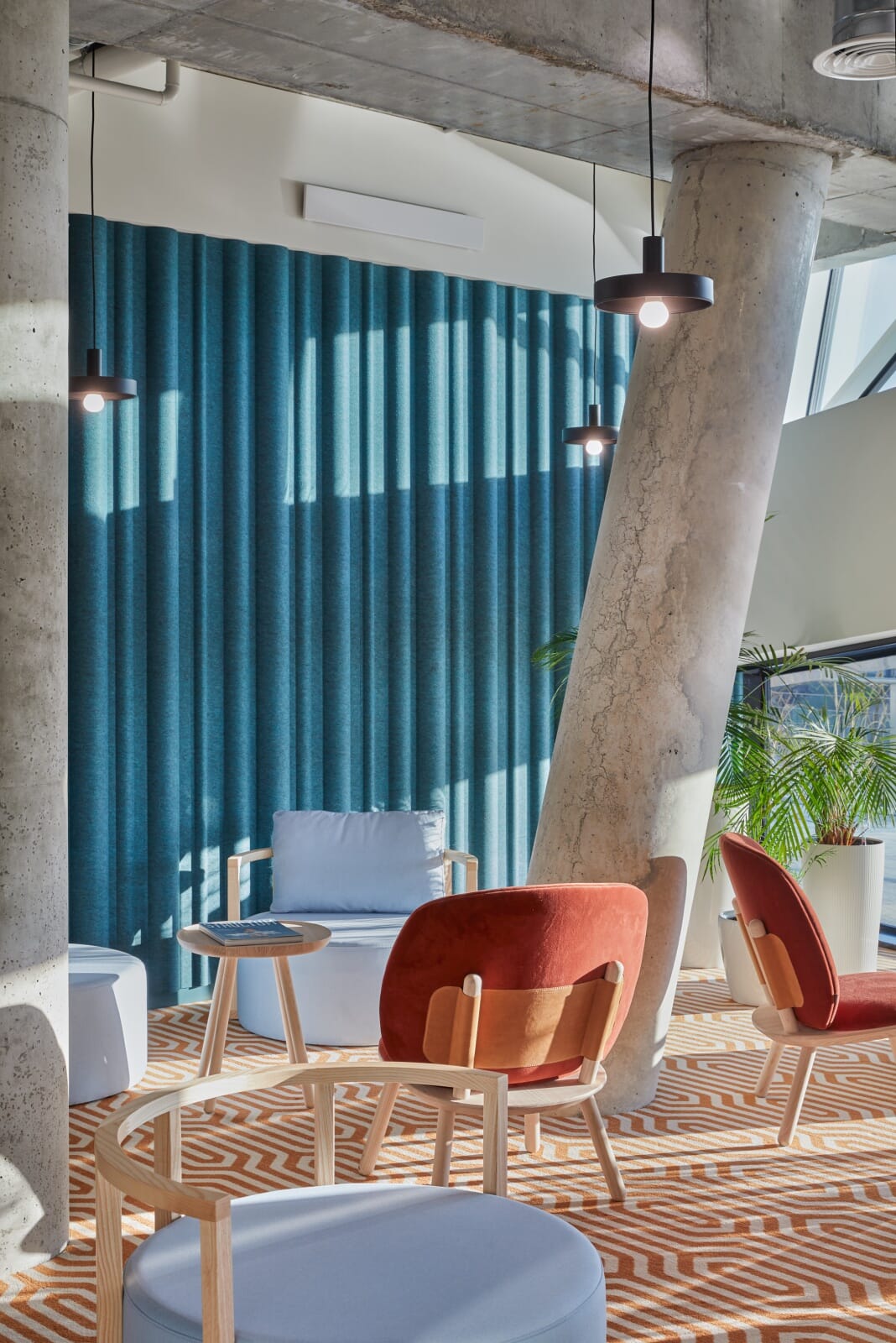 de-vorm-monday-office-vilnius-heima-LRG