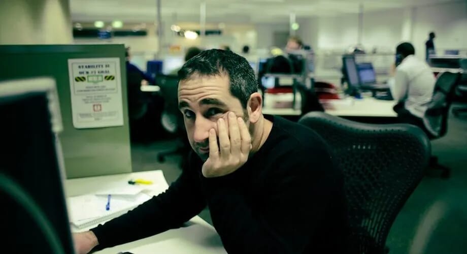 slouching-at-work-920px