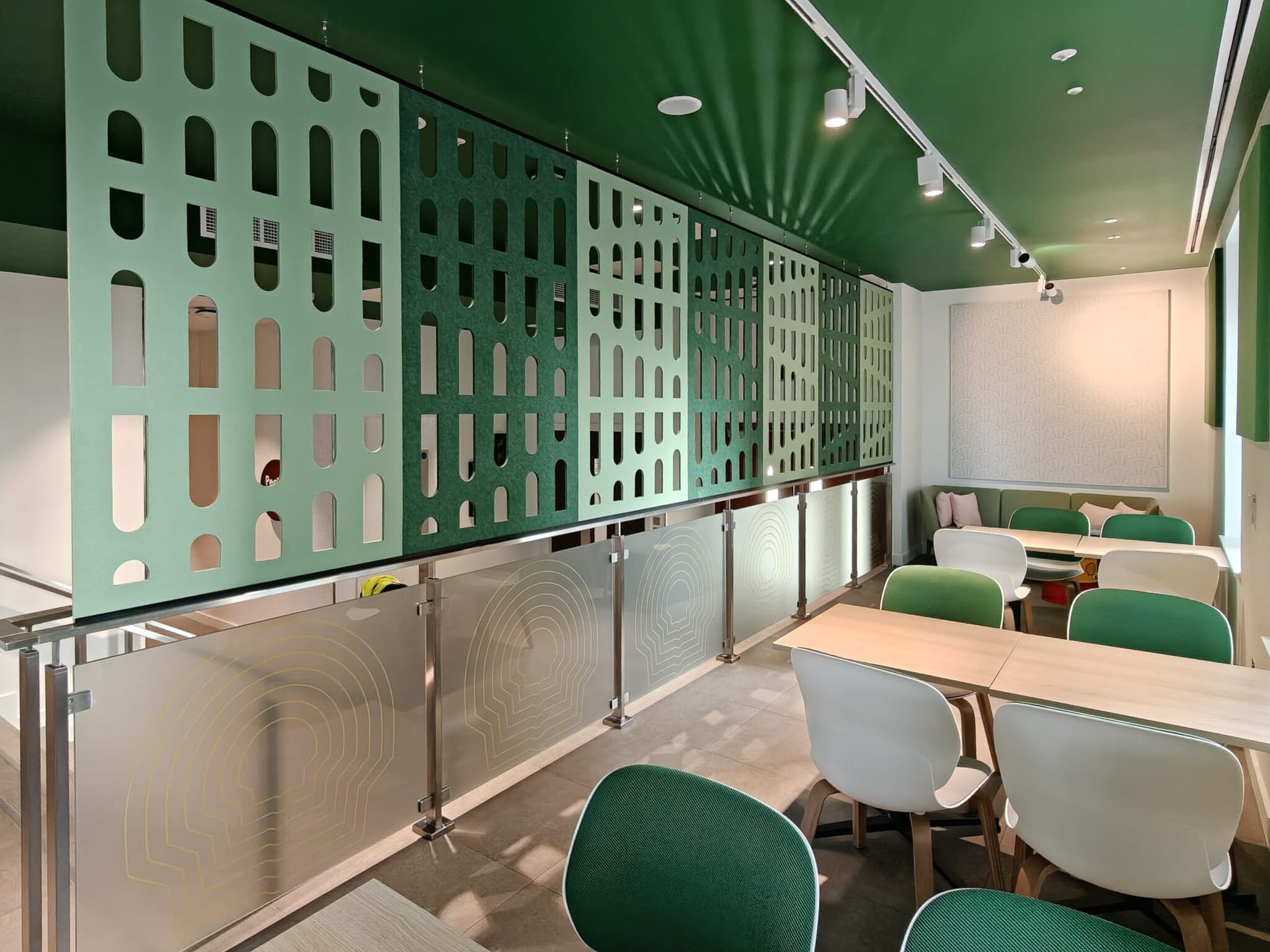 28293 Acoufelt Waterfall Screens Cafe